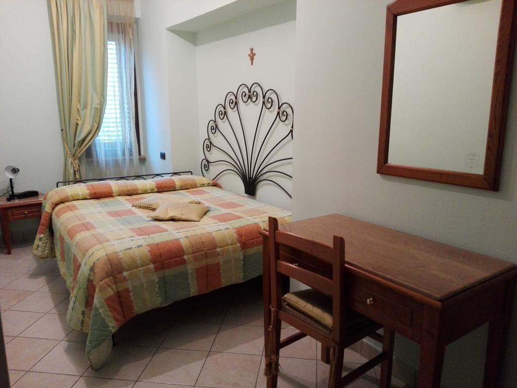 Hotel Ponte San Vittorino أسيسي المظهر الخارجي الصورة