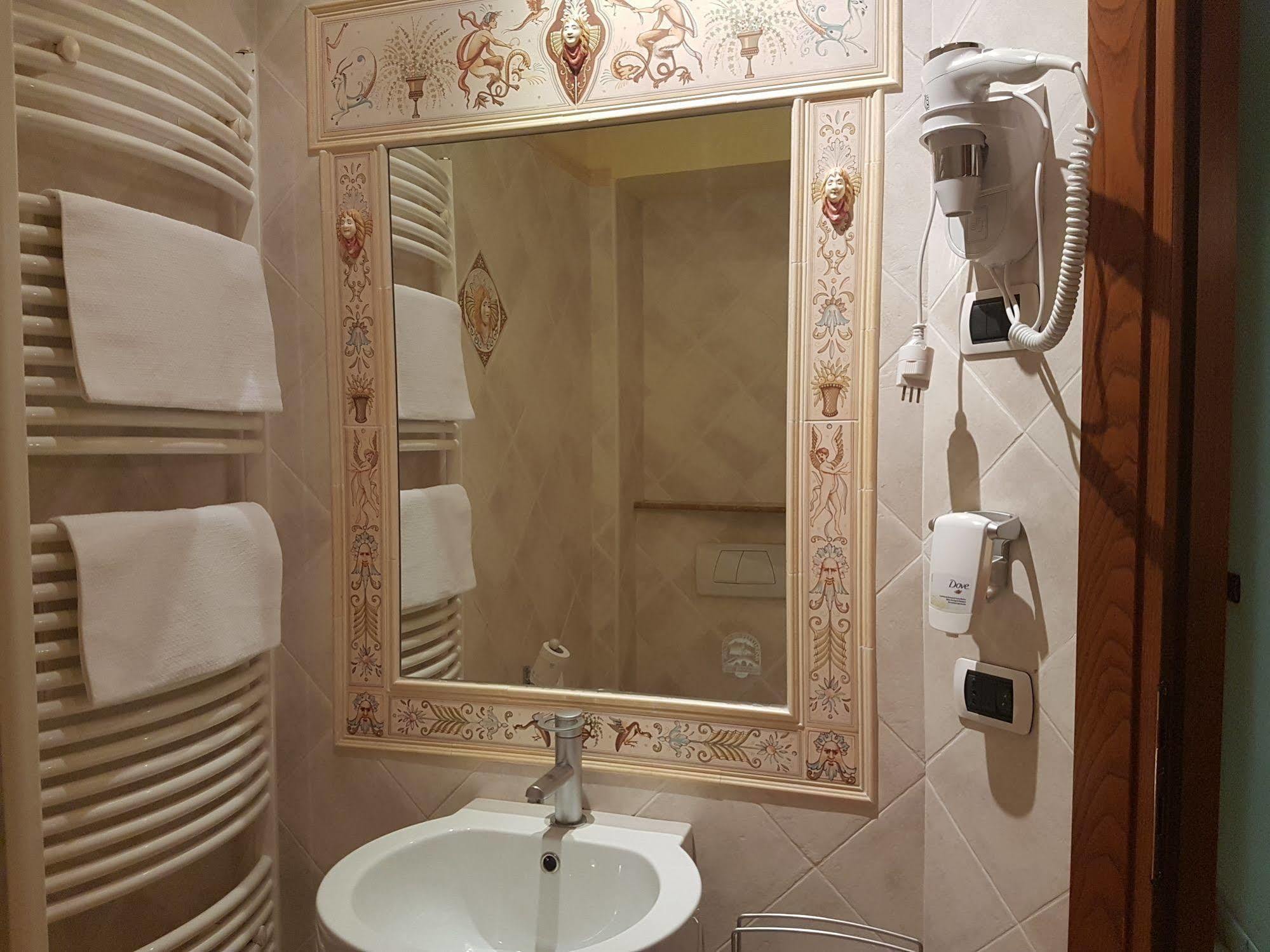 Hotel Ponte San Vittorino أسيسي المظهر الخارجي الصورة