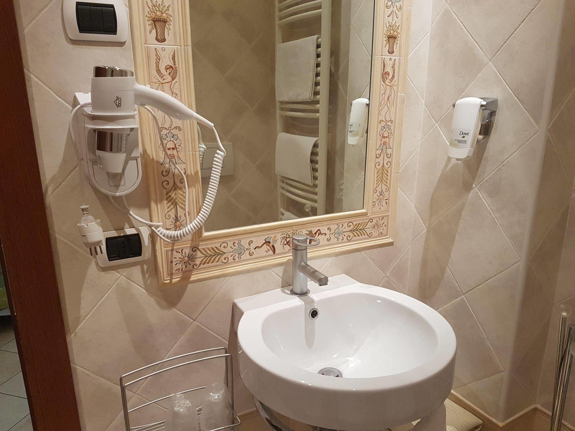 Hotel Ponte San Vittorino أسيسي المظهر الخارجي الصورة