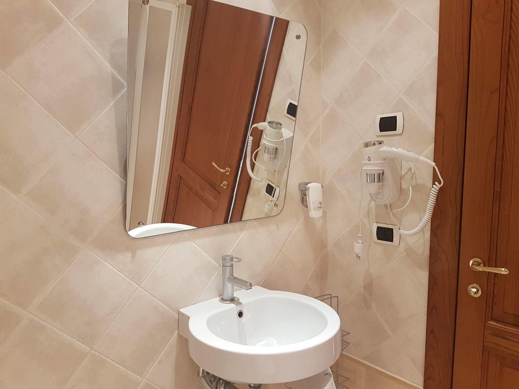 Hotel Ponte San Vittorino أسيسي المظهر الخارجي الصورة
